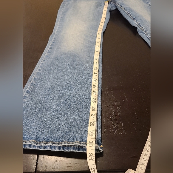 Levi's DENIZEN Curvy Bootcut Jeans In Light Wash, 26 x 32 - Picture 8 of 12